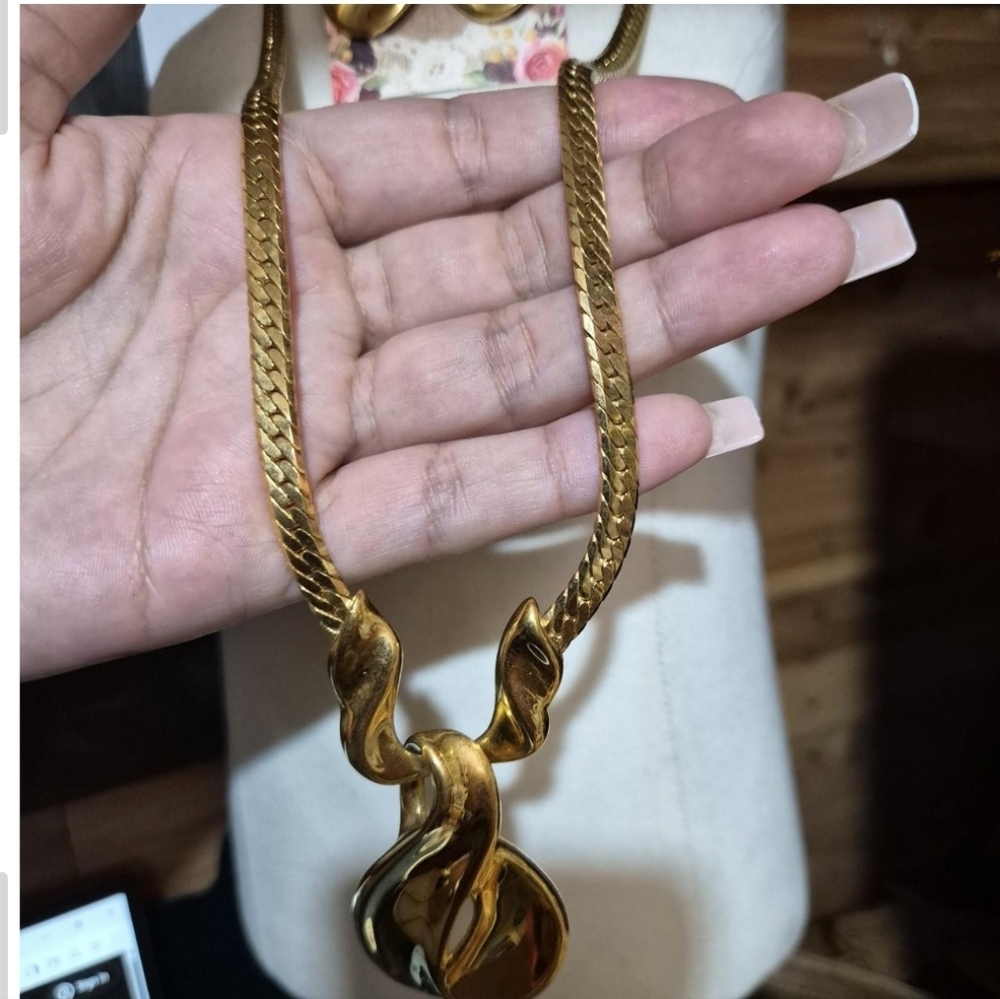 Vintage Very Rare Napier Gold-Tone Necklace Set